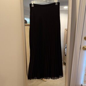 Garnet Hill Black A-Line Pleated Skirt